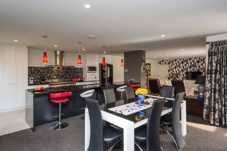 Photo of property in 43 Davaar Crescent, Broomfield, Christchurch, 8042