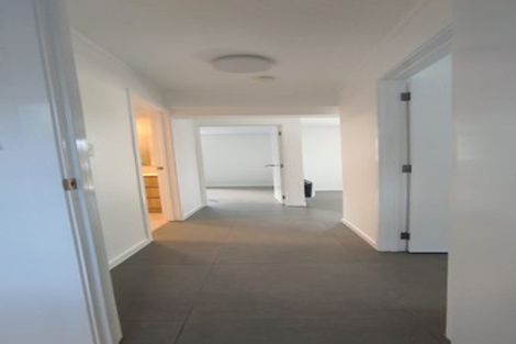 Photo of property in 18 Gretel Place, Hillcrest, Auckland, 0627