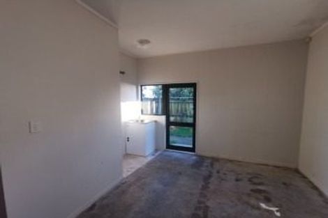 Photo of property in 28 Barneys Farm Road, Clendon Park, Auckland, 2103