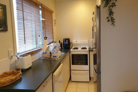 Photo of property in 6 Northcross Drive, Oteha, Auckland, 0632