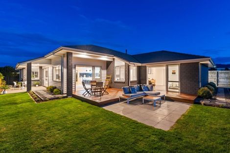 Photo of property in 11 Taranui Way, Paraparaumu Beach, Paraparaumu, 5032