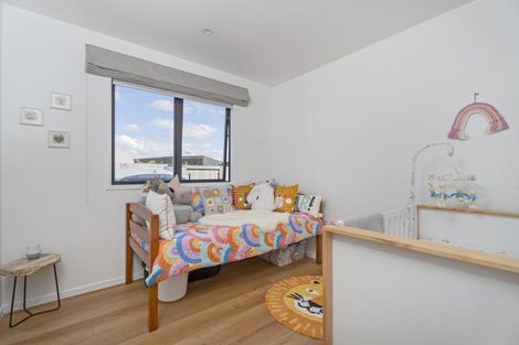 Photo of property in 10 Palm Drive, Whitianga, 3510