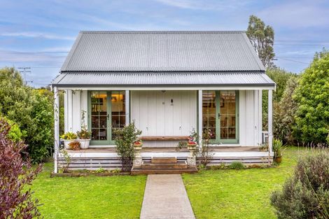 Photo of property in 10 Waite Street, Featherston, 5710