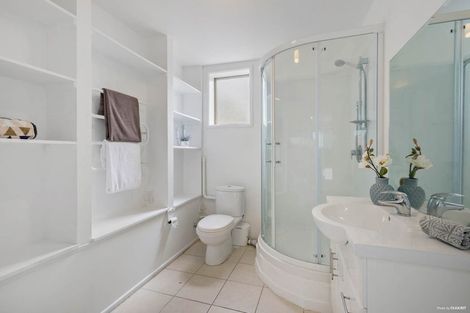 Photo of property in 1/10 Mcquoid Place, Glenfield, Auckland, 0629