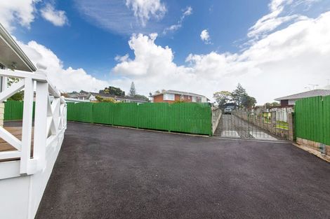 Photo of property in 29 Felgrove Street, Glendene, Auckland, 0602