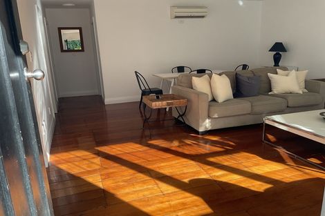 Photo of property in 2b Wilkinson Street, Oriental Bay, Wellington, 6011