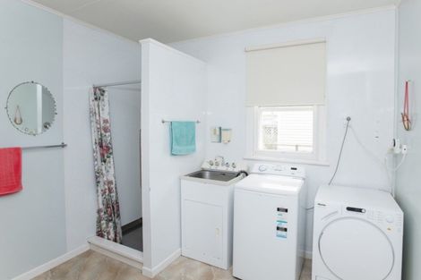 Photo of property in 195 Cobden Street, Gisborne, 4010