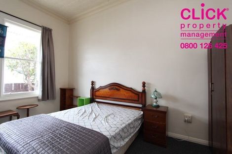 Photo of property in 111 Macandrew Road, South Dunedin, Dunedin, 9012