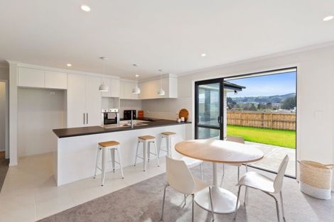 Photo of property in 2 Lippiatt Crescent, Pokeno, 2402