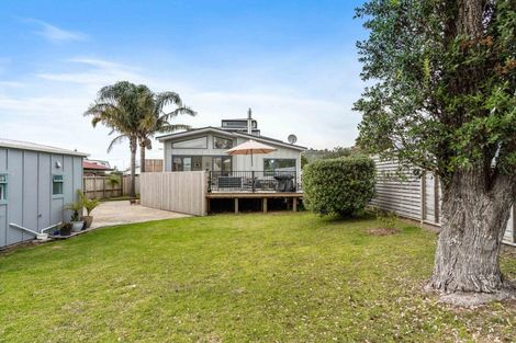 Photo of property in 221 Linton Crescent, Whangamata, 3620