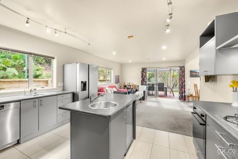 Photo of property in 18 Arahiwi Grove, Tirohanga, Lower Hutt, 5010