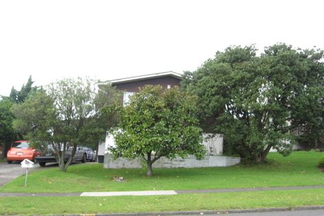 Photo of property in 70 Gossamer Drive, Pakuranga Heights, Auckland, 2010