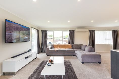 Photo of property in 4 Ruamahanga Crescent, Terrace End, Palmerston North, 4410