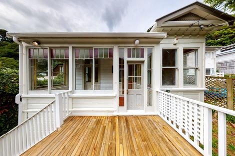 Photo of property in 145 Glenmore Street, Kelburn, Wellington, 6012