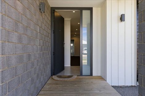 Photo of property in 72 Tabraham Crescent, Pyes Pa, Tauranga, 3112