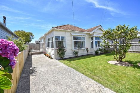 Photo of property in 15 West Avenue, Saint Clair, Dunedin, 9012