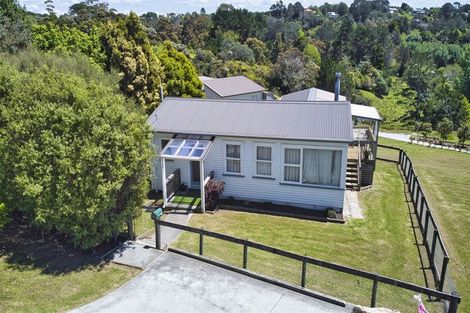 Photo of property in 36 Roberts Road, Matakatia, Whangaparaoa, 0930