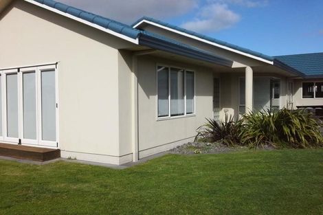 Photo of property in 5-7 Shelter Grove, Frankleigh Park, New Plymouth, 4310