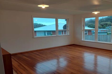 Photo of property in 28 Durham Street, Cannons Creek, Porirua, 5024