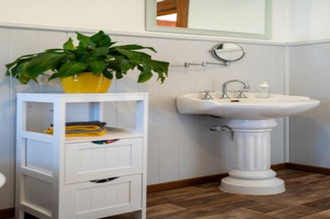 Photo of property in 18 Clare Street, Cambridge, 3434