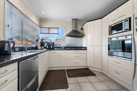 Photo of property in 7 Sunset Close, Western Heights, Hamilton, 3200