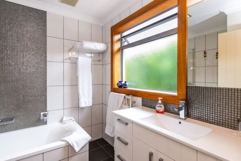 Photo of property in 34 Titoki Avenue, Waipahihi, Taupo, 3330