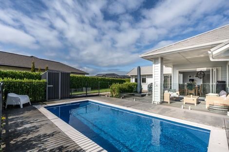 Photo of property in 32 Mike Smith Drive, Cambridge, 3434