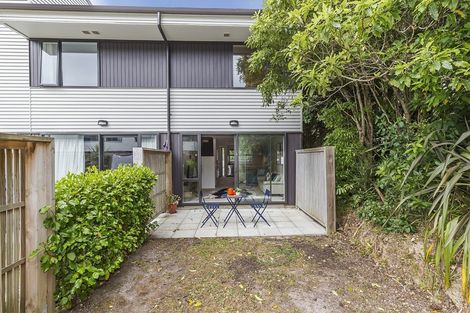 Photo of property in 1/8 Thatcher Crescent, Crofton Downs, Wellington, 6035