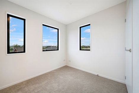 Photo of property in 1/2 Abbotleigh Avenue, Te Atatu Peninsula, Auckland, 0610