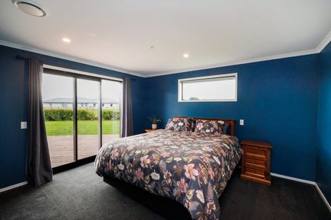 Photo of property in 40 View Road, Halcombe, 4779