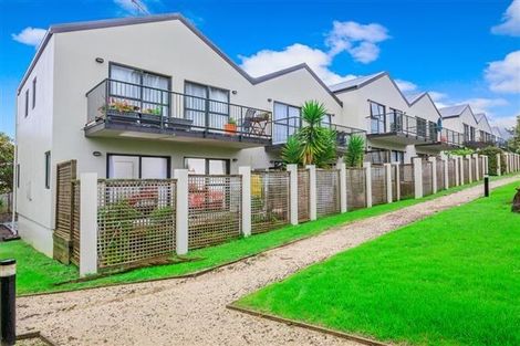 Photo of property in Norfolk Pines, 2/437b Albany Highway, Albany, Auckland, 0632