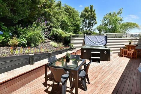 Photo of property in 3 Ngahere Views, Orewa, 0931