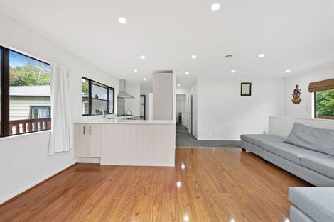 Photo of property in 39a Evelyn Road, Cockle Bay, Auckland, 2014