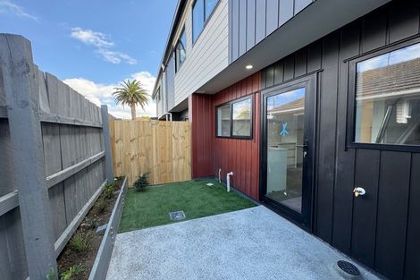 Photo of property in 56d Cyclamen Road, Mangere, Auckland, 2022
