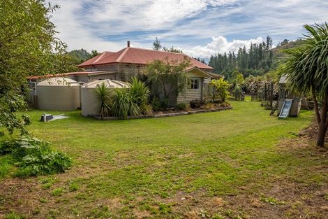 Photo of property in 915 Waiwhero Road, Ngatimoti, Motueka, 7196