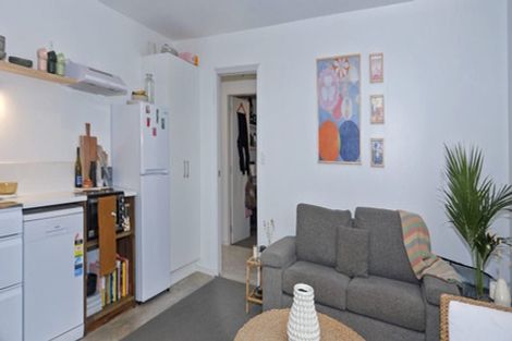 Photo of property in 1/203 Marine Parade, Mount Maunganui, 3116