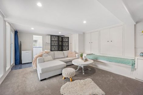 Photo of property in 1/22 Sandown Road, Rothesay Bay, Auckland, 0630