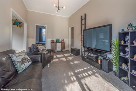 Photo of property in 12 Leeston Lake Road, Leeston, 7632