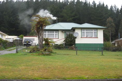 Photo of property in 12 Mawhera Street, Dobson, Greymouth, 7805