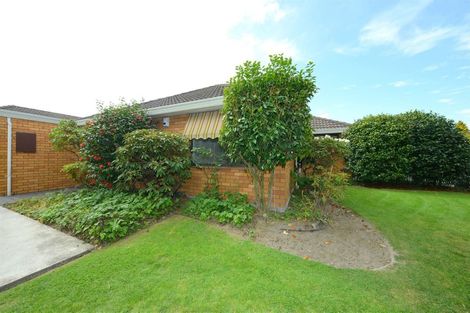 Photo of property in 2/11 Rubens Place, Burnside, Christchurch, 8053