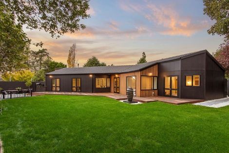 Photo of property in 16 Brookford Place, Westmorland, Christchurch, 8025