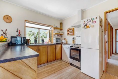 Photo of property in 24 Bay View Road, Cable Bay, 0420