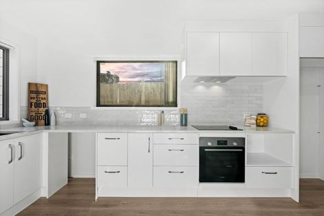 Photo of property in 6d Buisson Glade, West Harbour, Auckland, 0618