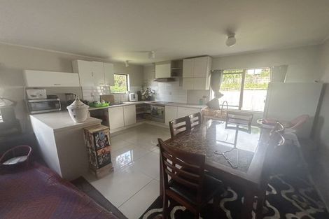 Photo of property in 1/21 Lowtherhurst Road, Massey, Auckland, 0614