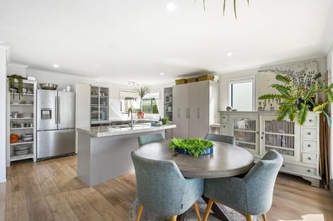 Photo of property in 1015b Beach Road, Torbay, Auckland, 0630