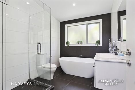 Photo of property in 31c Woodfern Crescent, Titirangi, Auckland, 0604