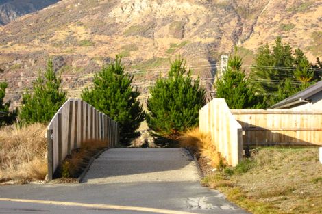 Photo of property in 10 Mystery Grove, Lake Hayes, Queenstown, 9304