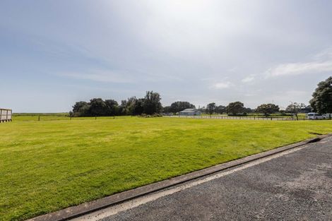 Photo of property in 25c Dolphin Parade, Bell Block, New Plymouth, 4312