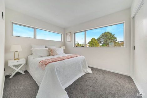 Photo of property in 40a Estuary Road, Weymouth, Auckland, 2103