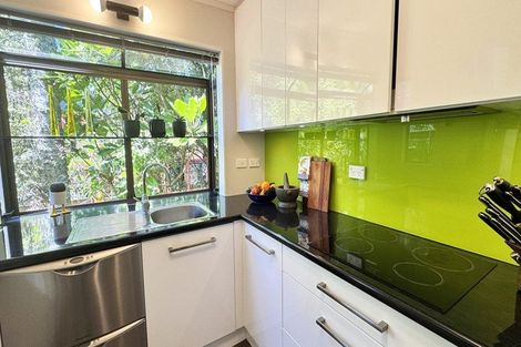 Photo of property in 11 Fitzpatrick Place, Chatswood, Auckland, 0626